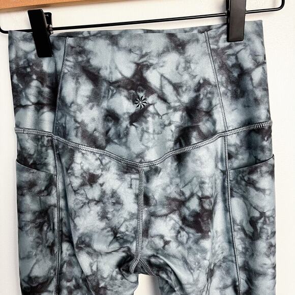 Athleta Salutation Stash Pocket II Printed 7/8 Tight XS Legging Yoga Tie Dye - Picture 6 of 13